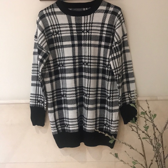 B&W PLAID CREW NECK SWEATER TUNIC - Picture 4 of 6